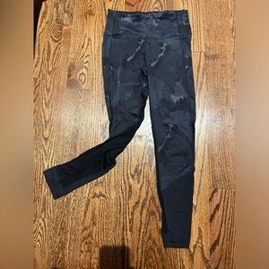 Lululemon. Blue & Balck Camo Leggings. Size 4.